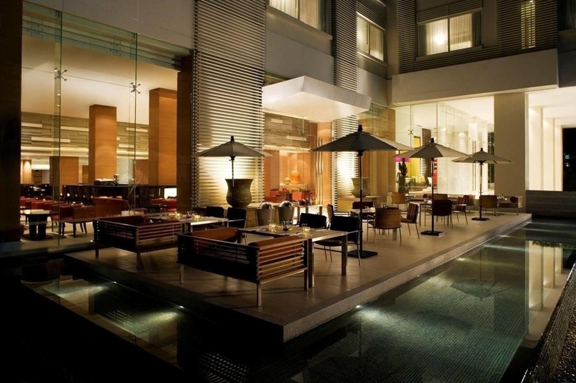 Hotel Courtyard By Marriott Bangkok Exterior foto
