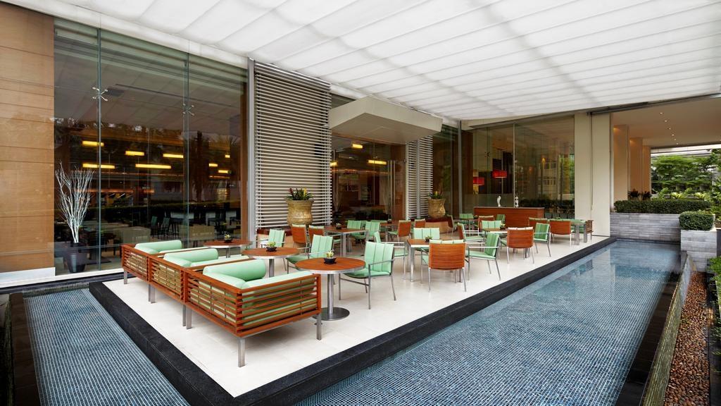 Courtyard By Marriott Bangkok Hotel Exterior foto